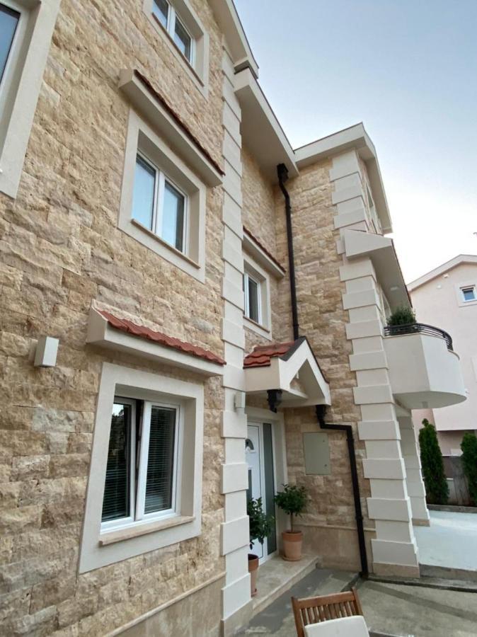 42° North Apartments Тиват Екстериор снимка