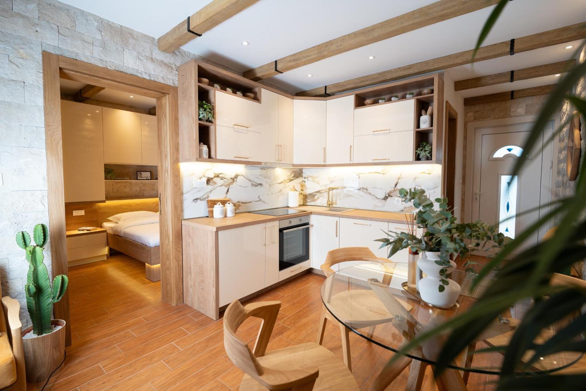 42° North Apartments Тиват Екстериор снимка