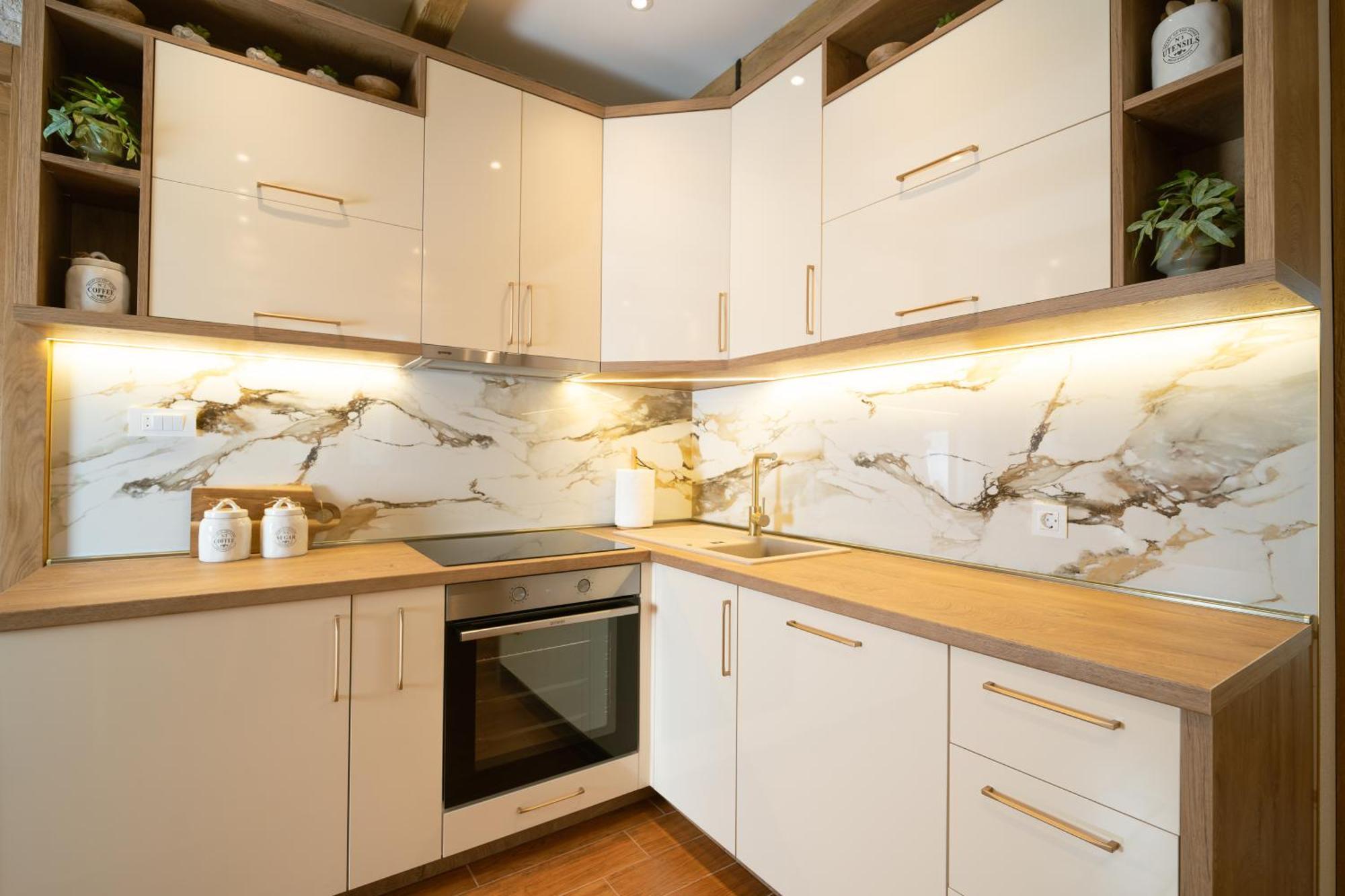 42° North Apartments Тиват Екстериор снимка