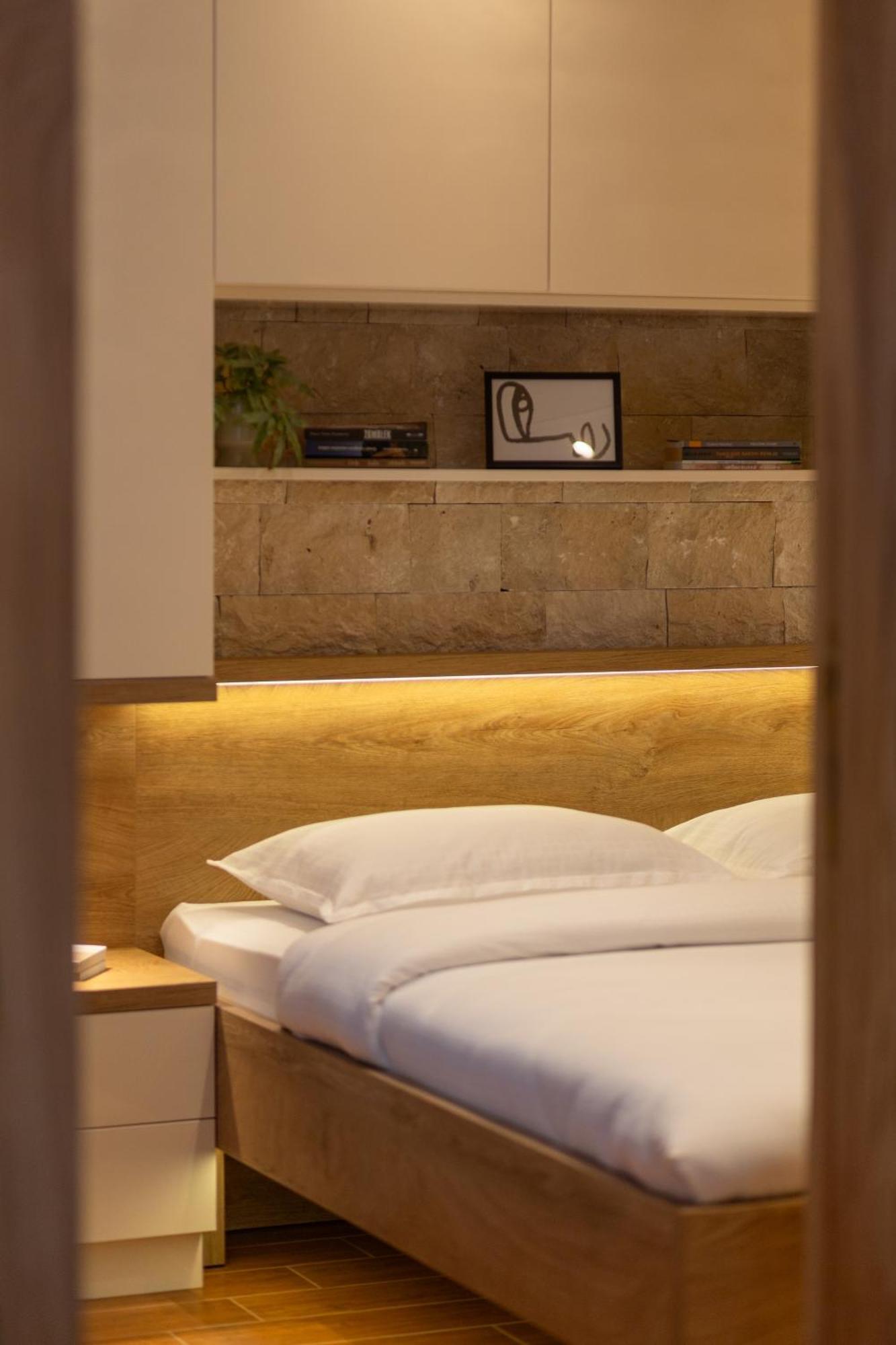 42° North Apartments Тиват Екстериор снимка