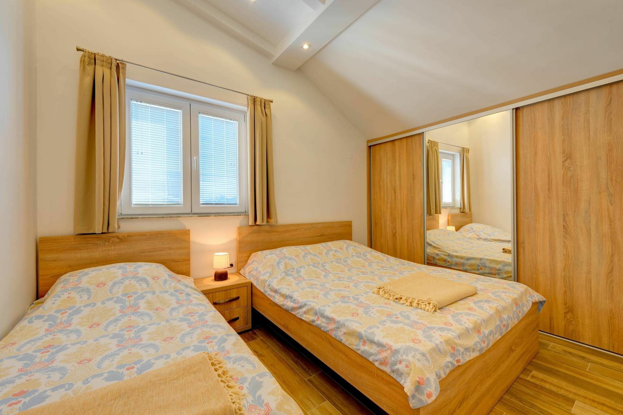 42° North Apartments Тиват Екстериор снимка