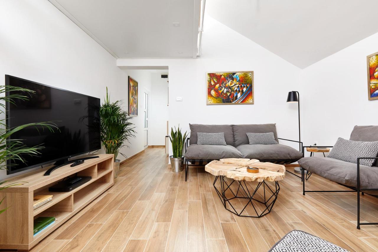 42° North Apartments Тиват Екстериор снимка
