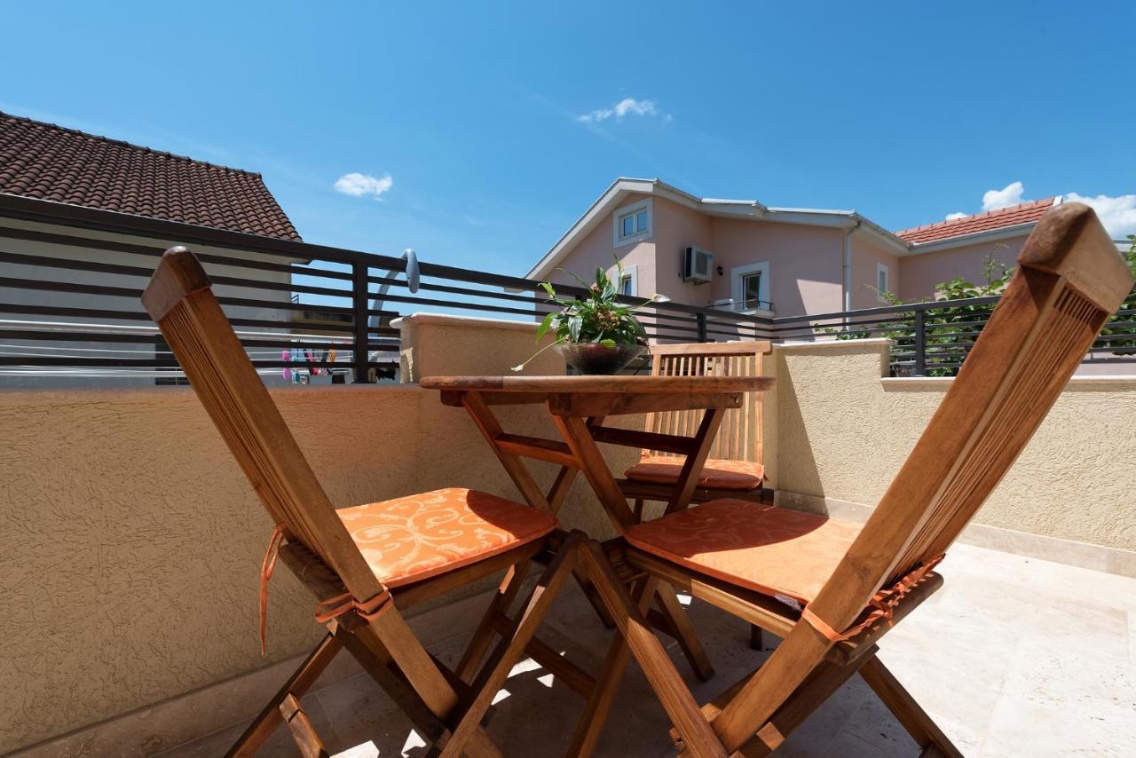 42° North Apartments Тиват Екстериор снимка