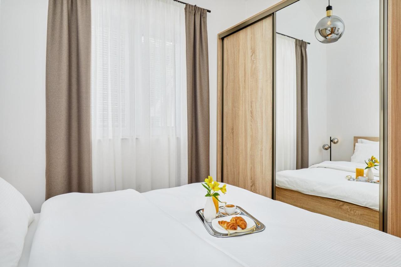 42° North Apartments Тиват Екстериор снимка
