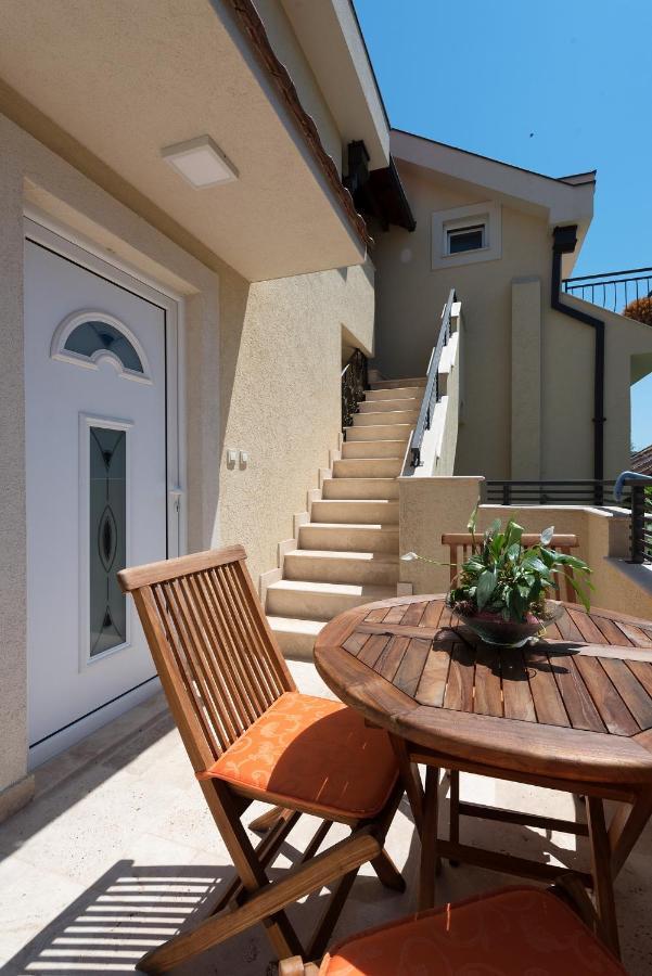 42° North Apartments Тиват Екстериор снимка