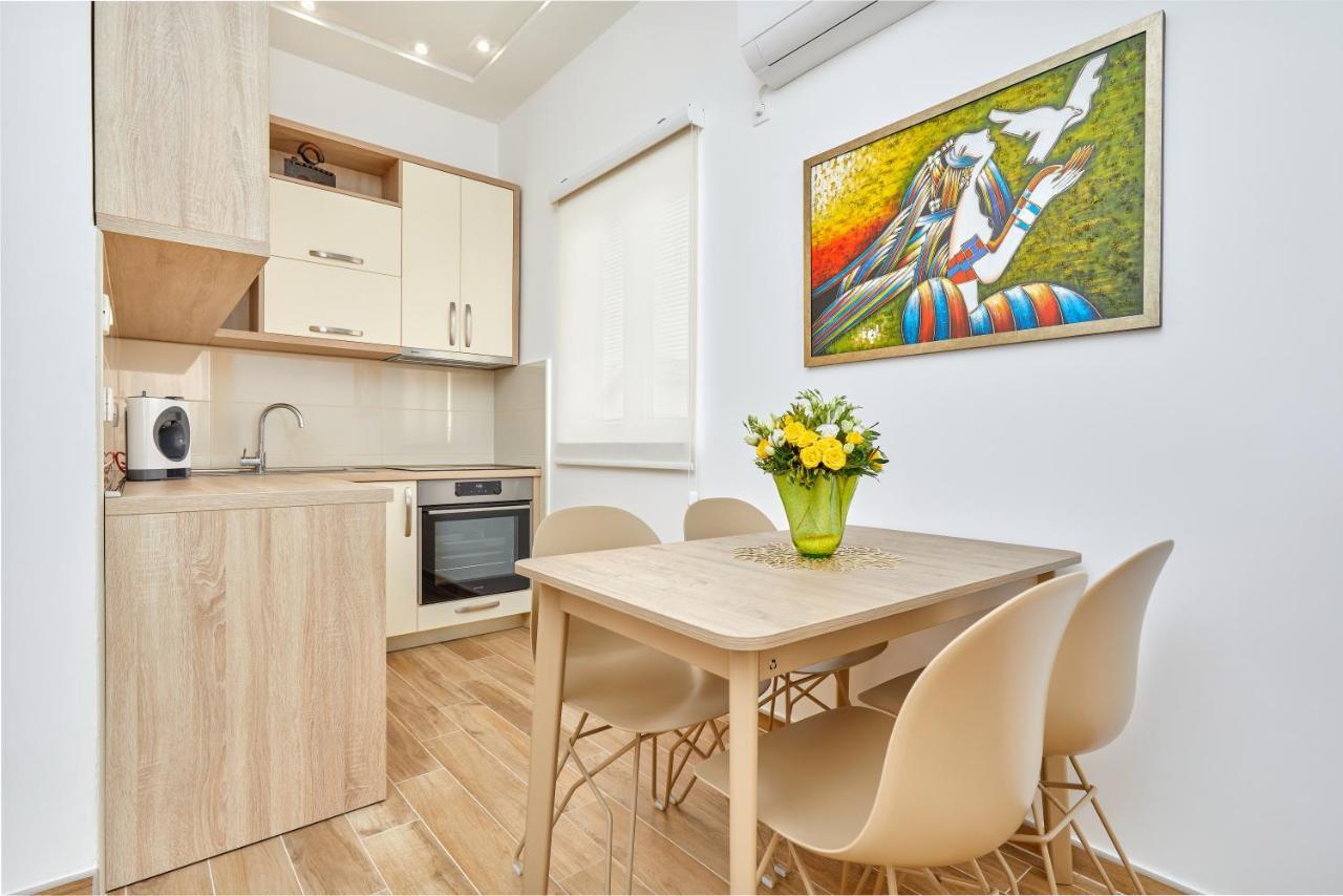 42° North Apartments Тиват Екстериор снимка