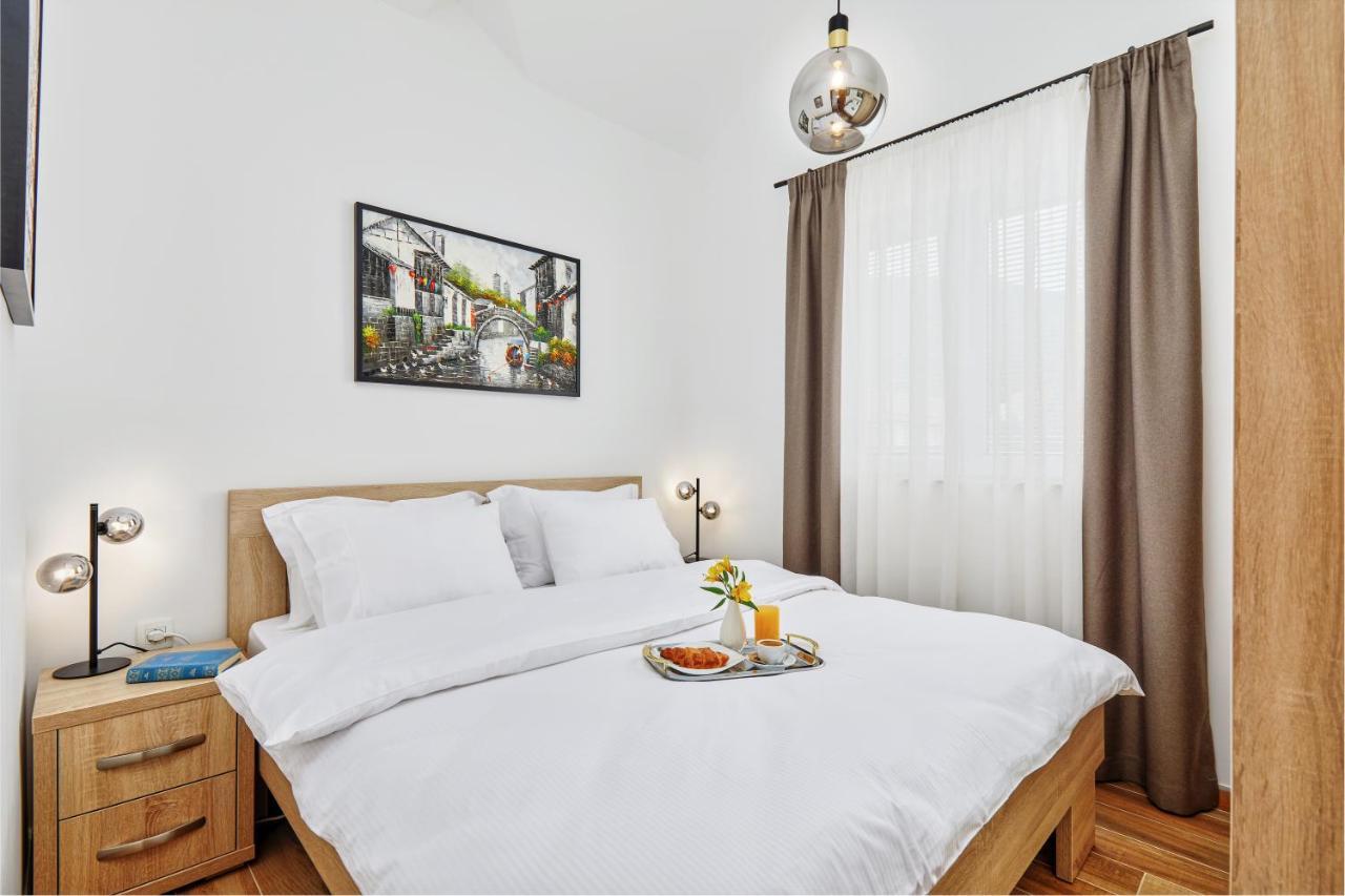 42° North Apartments Тиват Екстериор снимка